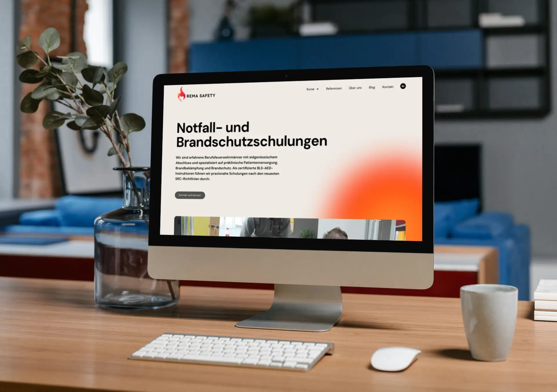 Individuell gestaltete Website von REMA SAFETY GmbH auf einem Desktop-Monitor
